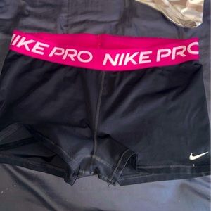 nike pro womens shorts
